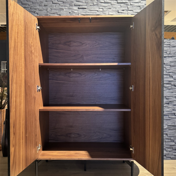 Yac highboard zwart met topblad in walnoot - 2